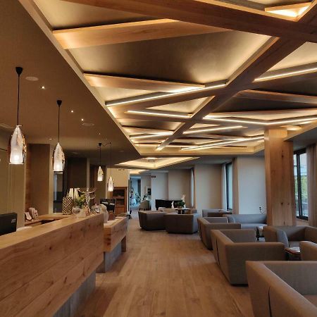 Hotel Ambassador Levico Terme Bagian luar foto