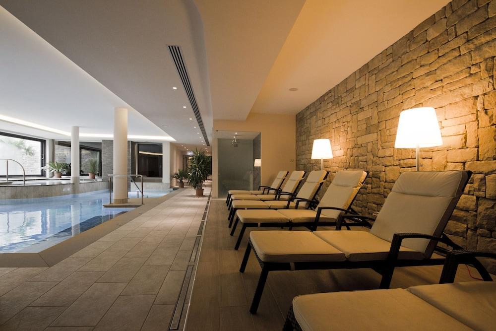 Hotel Ambassador Levico Terme Bagian luar foto