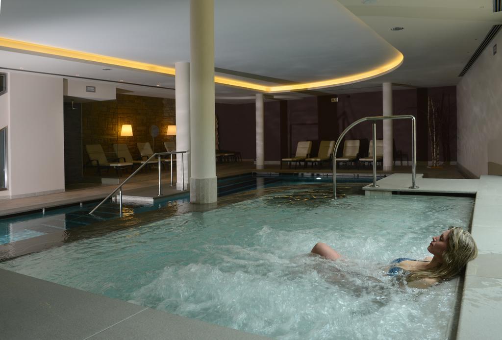 Hotel Ambassador Levico Terme Bagian luar foto