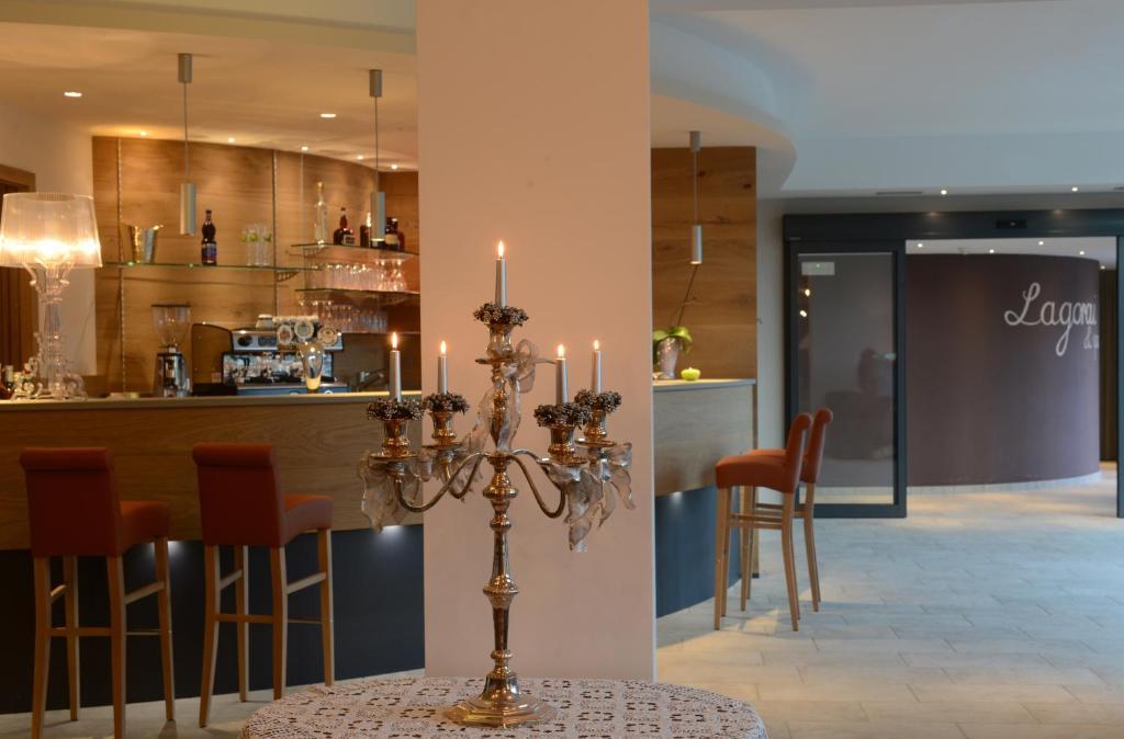 Hotel Ambassador Levico Terme Bagian luar foto