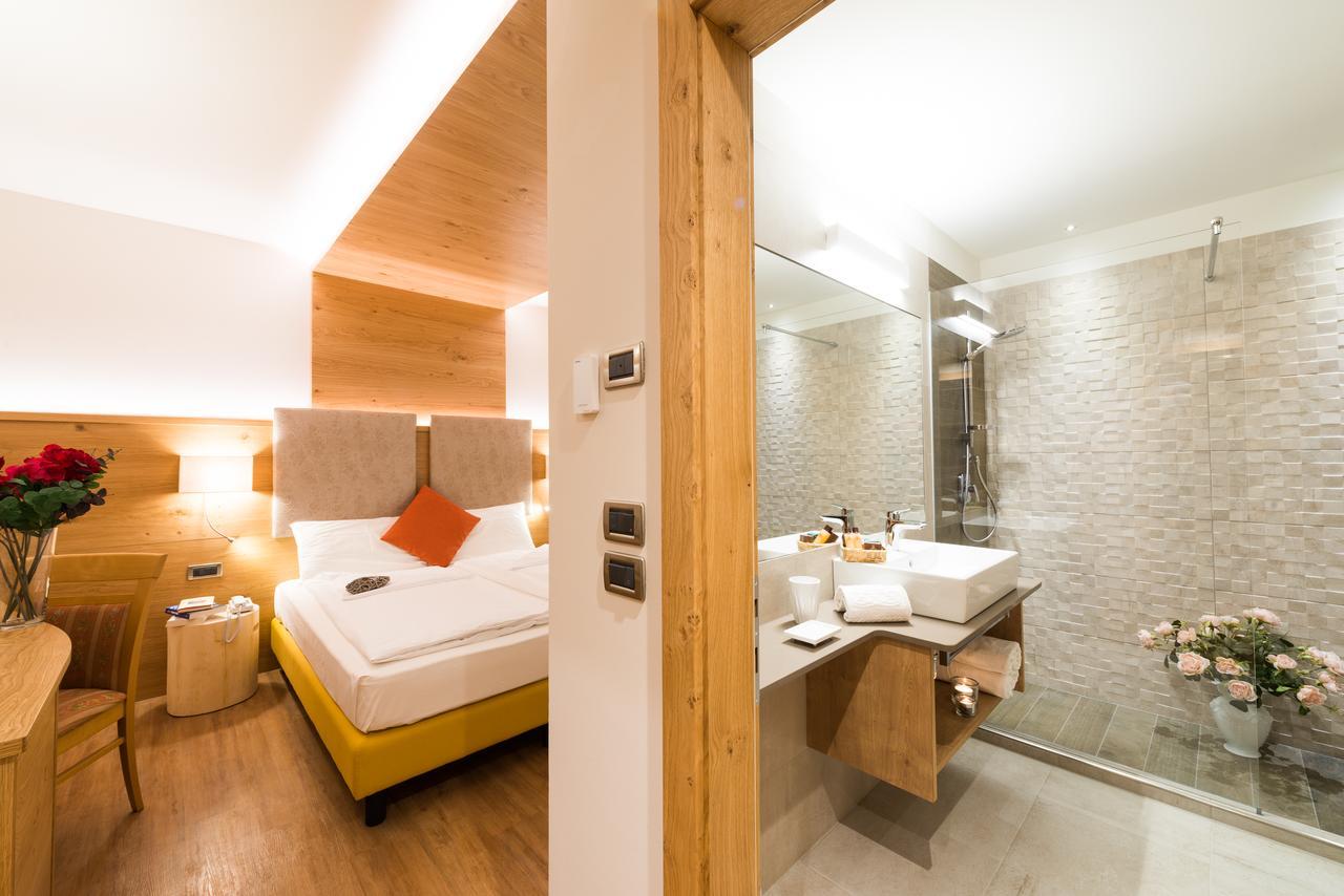 Hotel Ambassador Levico Terme Bagian luar foto