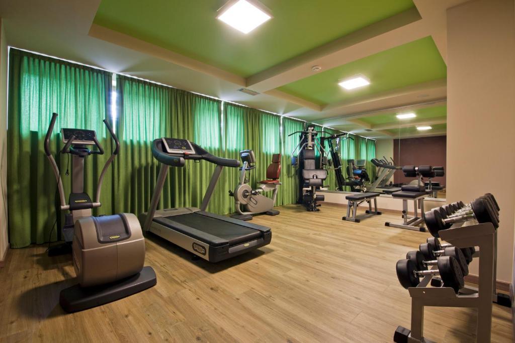 Hotel Ambassador Levico Terme Bagian luar foto