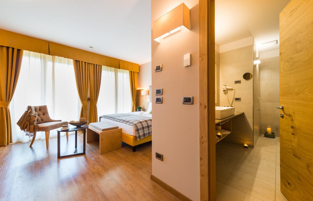 Hotel Ambassador Levico Terme Bagian luar foto